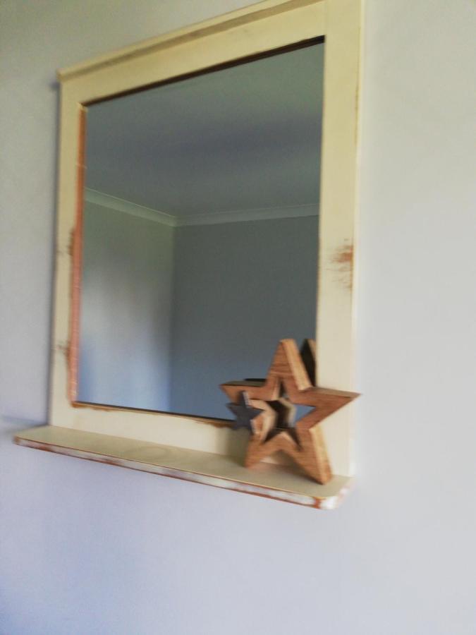 Little Cosy Cwtsh Hotel Pontyclun Bagian luar foto
